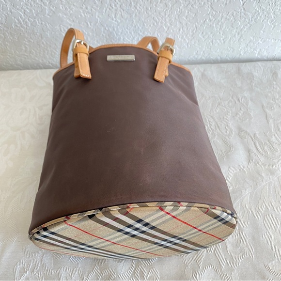 Burberry bucket tote bag - Picture 1 of 15